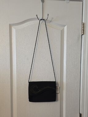 Vintage Lewis Black Women's Crossbody Bag with Decorative Accent